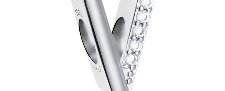 Charm SMW Letra V 1SMW261V